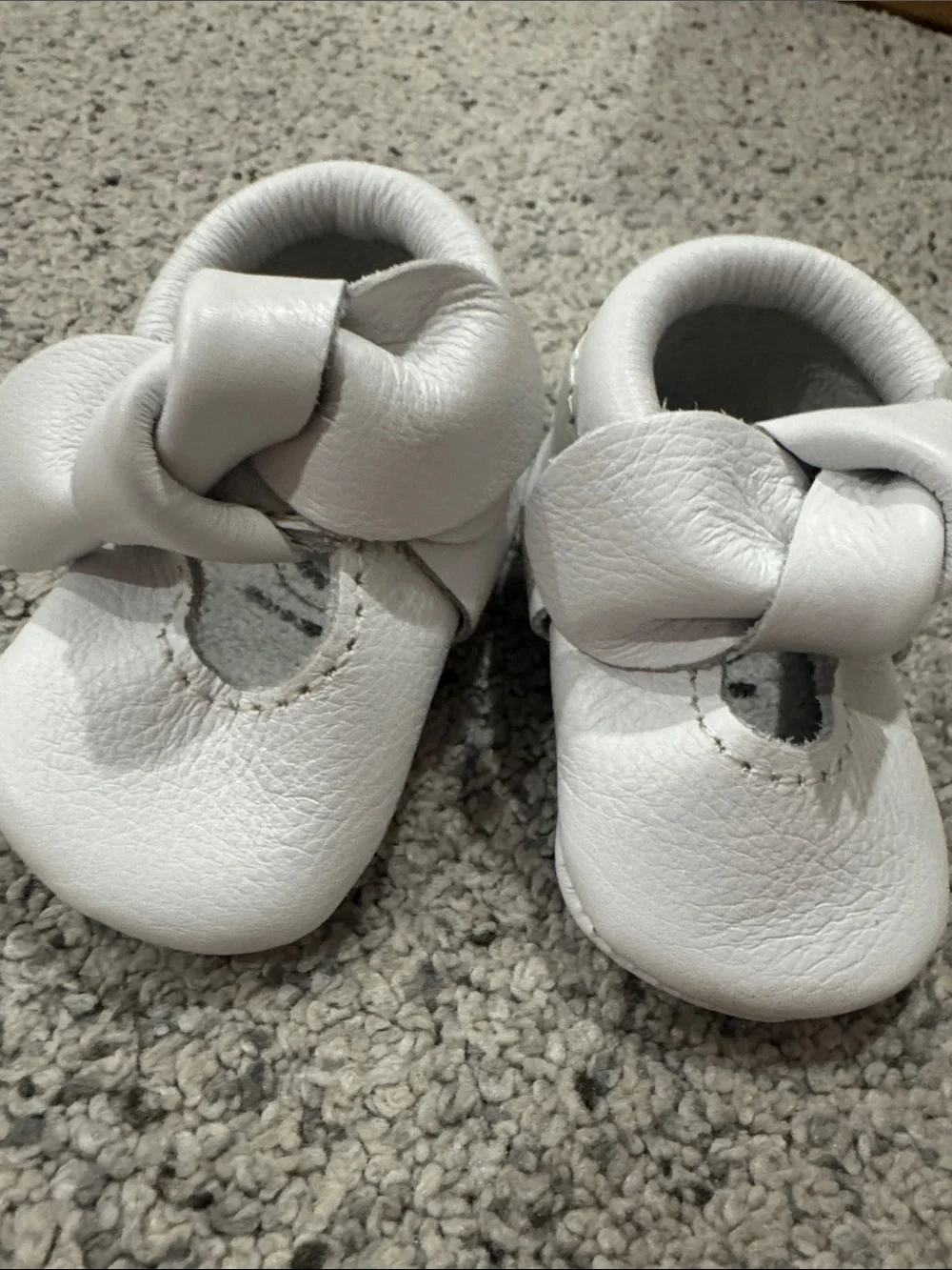 Freshly Picked White Leather Bow Baby Moccasins